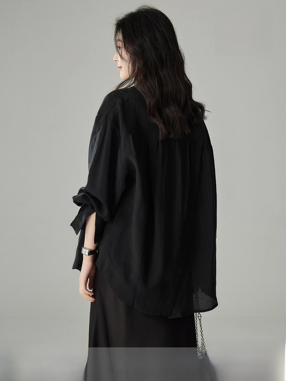 

Black Lightweight Summer Fashionable Women's Sun Protection Shirt Yake Home Back Split Design Straight Cut Long Sleeve Button up
