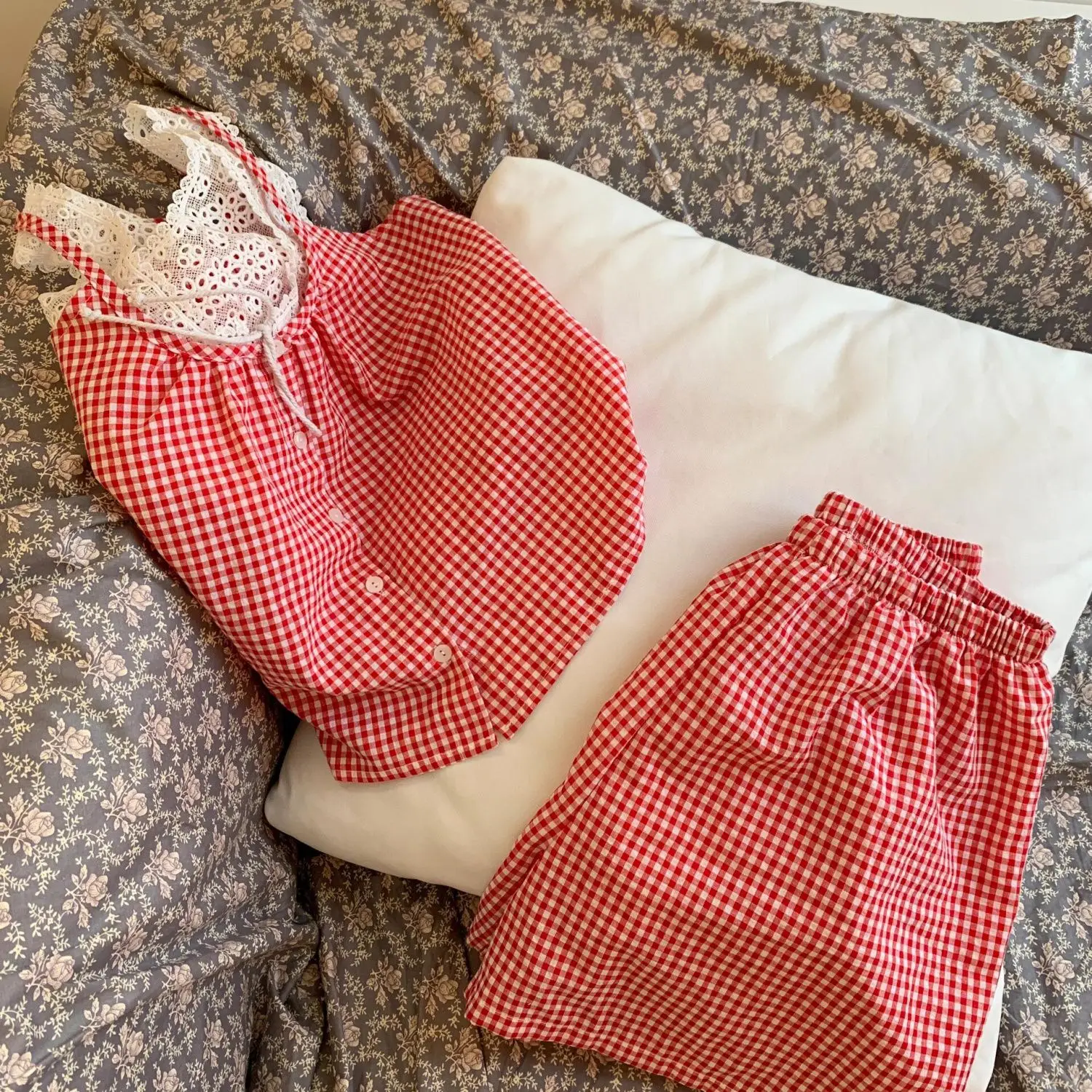 

Новинка 2023 года, женская летняя одежда в красную клетку, домашняя одежда с милой кружевной отделкой, костюм-двойка V-Ne ort Sve, домашний отдых