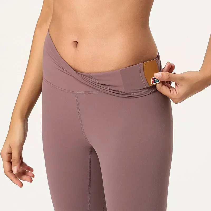 Pantaloni attillati spazzolati fronte-retro da donna per yoga con glutei color pesca Glutei sollevabili a vita alta e pantaloni fitness dimagranti