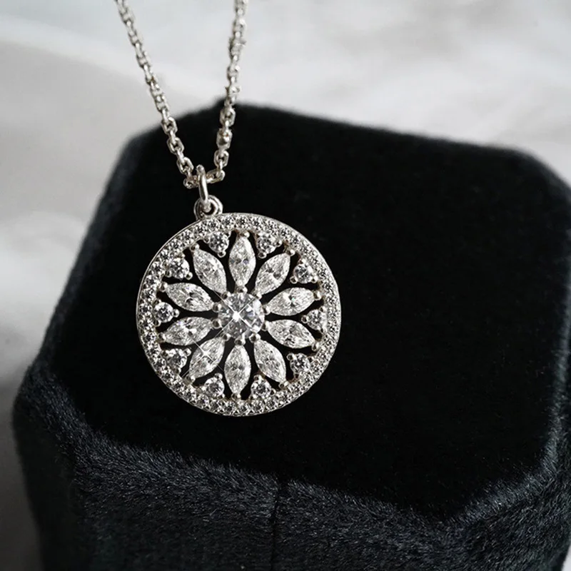 2026 New European and American Sunflower Horse Eye Roulette Necklace, Women's High-end Trendy Temperament, Roman Style Jewelry