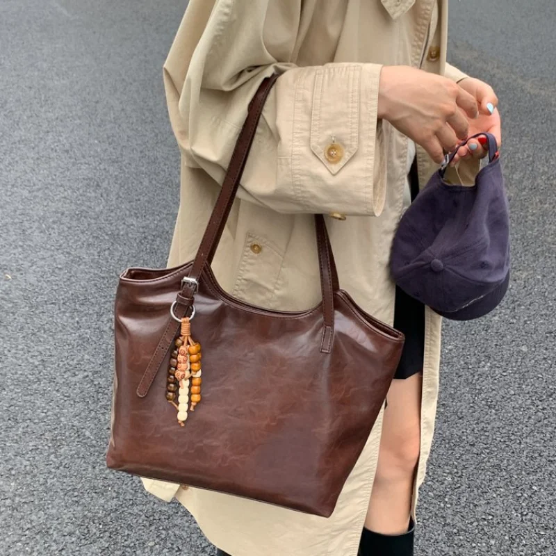 

Elegant Women Shoulder Bag Made From Genuine Leather With Top Zip Closure For Stylish Secure Carry