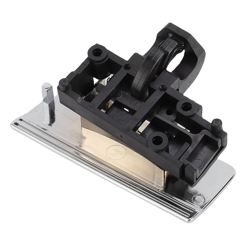 

Как показано на рисунке. Хромированная ручка перчаточного ящика. Детали послепродажного обслуживания. Прямые запасные части. Улучшенные функции безопасности.