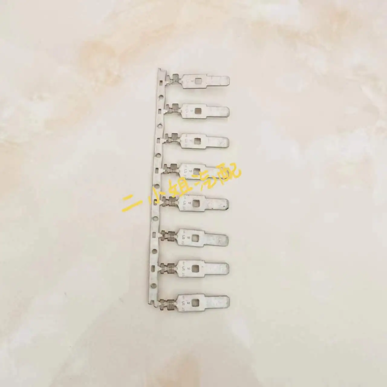 

Подходит для v olkswagen a udi b mw, автомобильная страховка, общественный терминал, штыревой держатель блока предохранителей, клемма, блок предохранителей volkswagen