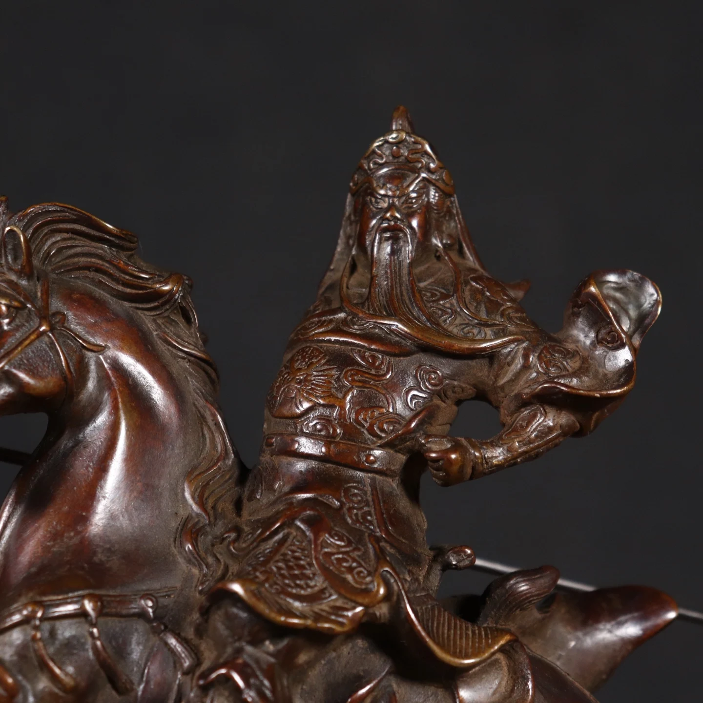 Pure Copper Guanyu Statue Home Decor and Living Room Display Exquisite Horse Riding Warrior Sculpture