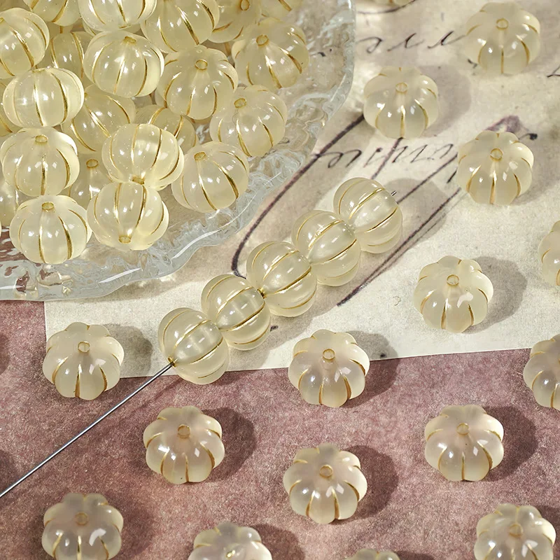 50 Stück/Packung 11 mm vergoldete Kürbisperlen – Harz-Heißgestempelte flache Kürbisperlen für DIY-Armbänder und Halskettenherstellung – Detail 3
