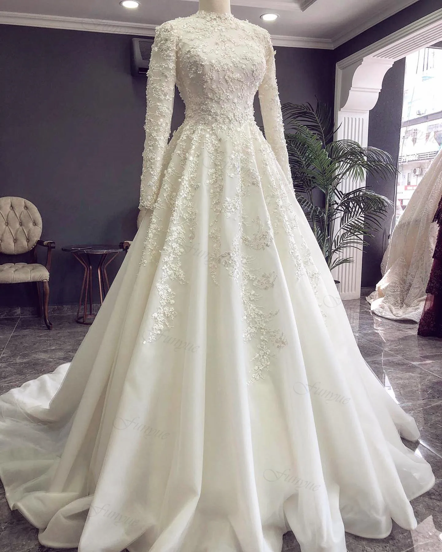 Real Photo Exquisite Muslim Ball Gown Wedding Dresses Flowers Lace Dubai Arabic Long Sleeves Bridal Dress 2024 Robe De Mariée