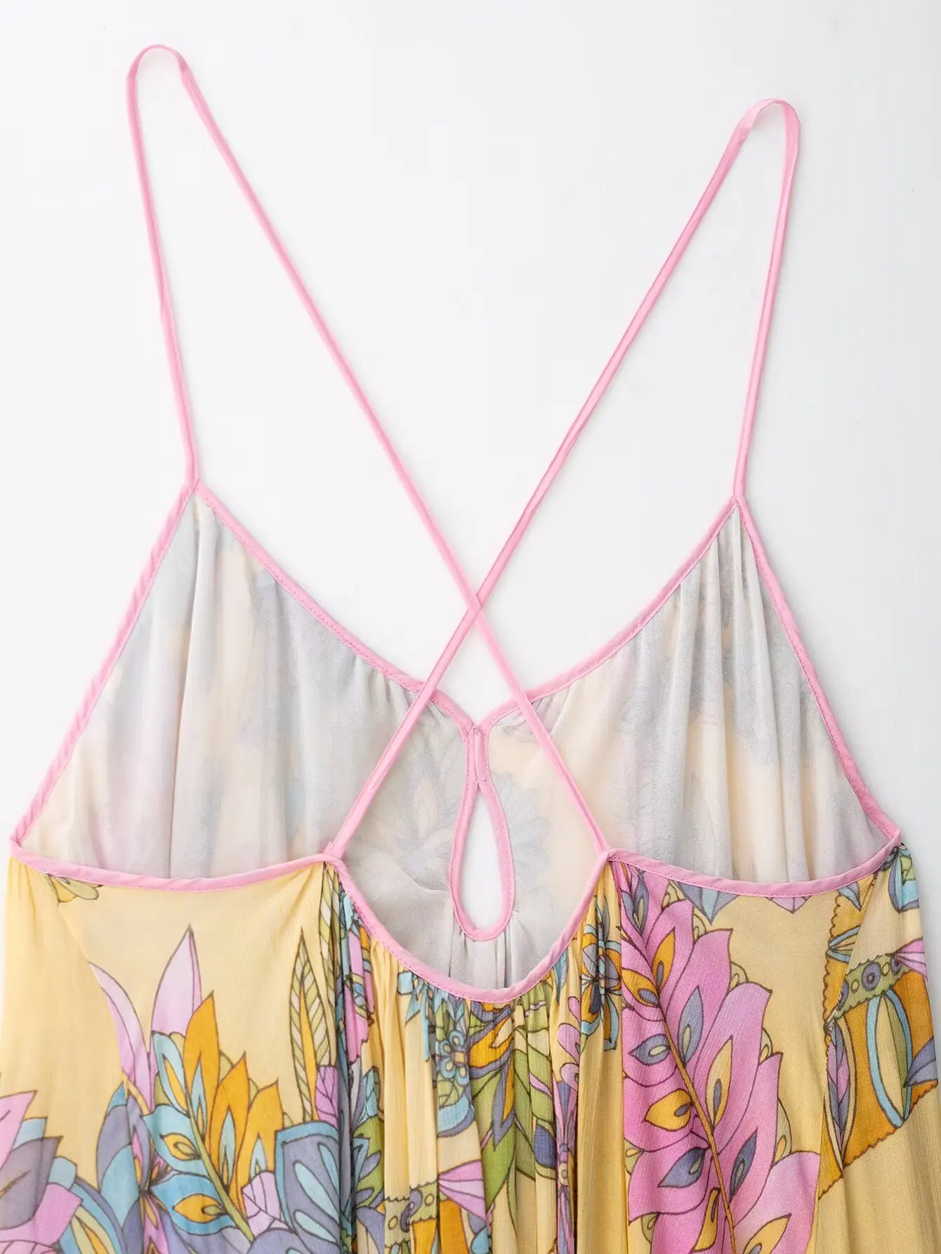 ชุดเดรสสายเดี่ยวพิมพ์ลาย KONDALA สำหรับวันหยุดฤดูร้อน ชุดเดรสทรงหลวมแบบสายเดี่ยวบางเบาสำหรับผู้หญิง แฟชั่นฤดูใบไม้ร่วงปี 2025 ชุดเดรสลำลองสไตล์ชายหาด โรแมนติก สำหรับสุภาพสตรี