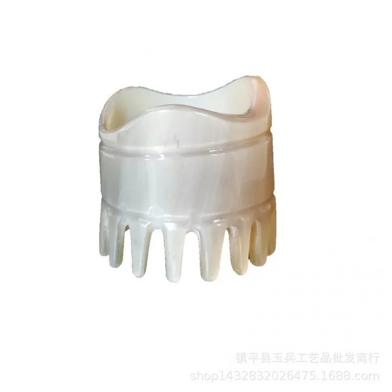 

Wholesale Yak Skull Shampoo Comb Wide Teeth Head Massage Comb Tube for Scrapping Therapy Wide Teeth Head Massage Health Care Sha