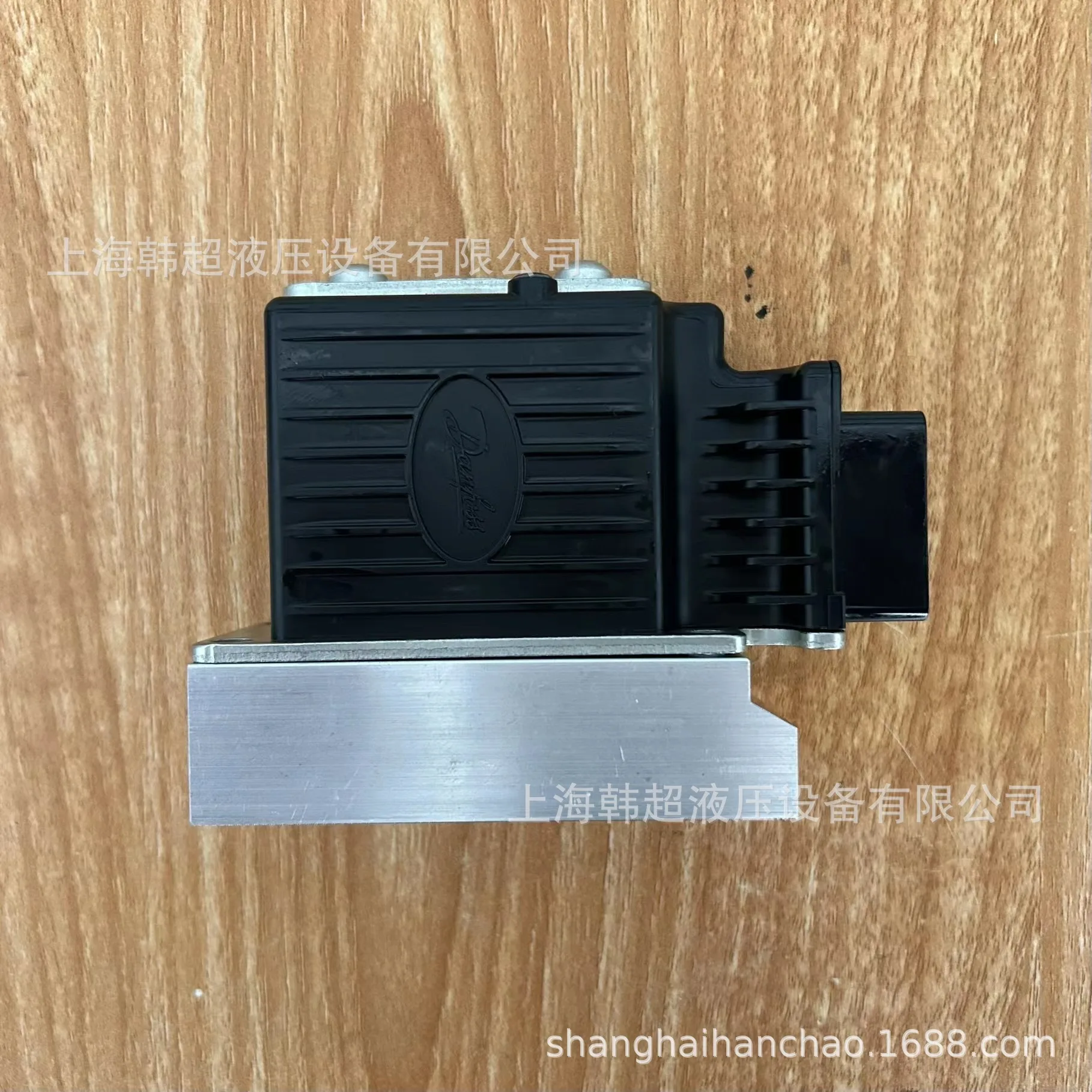 90R130 series Danfoss hydraulic pump control valve module installation base hydraulic components spot stock genuine