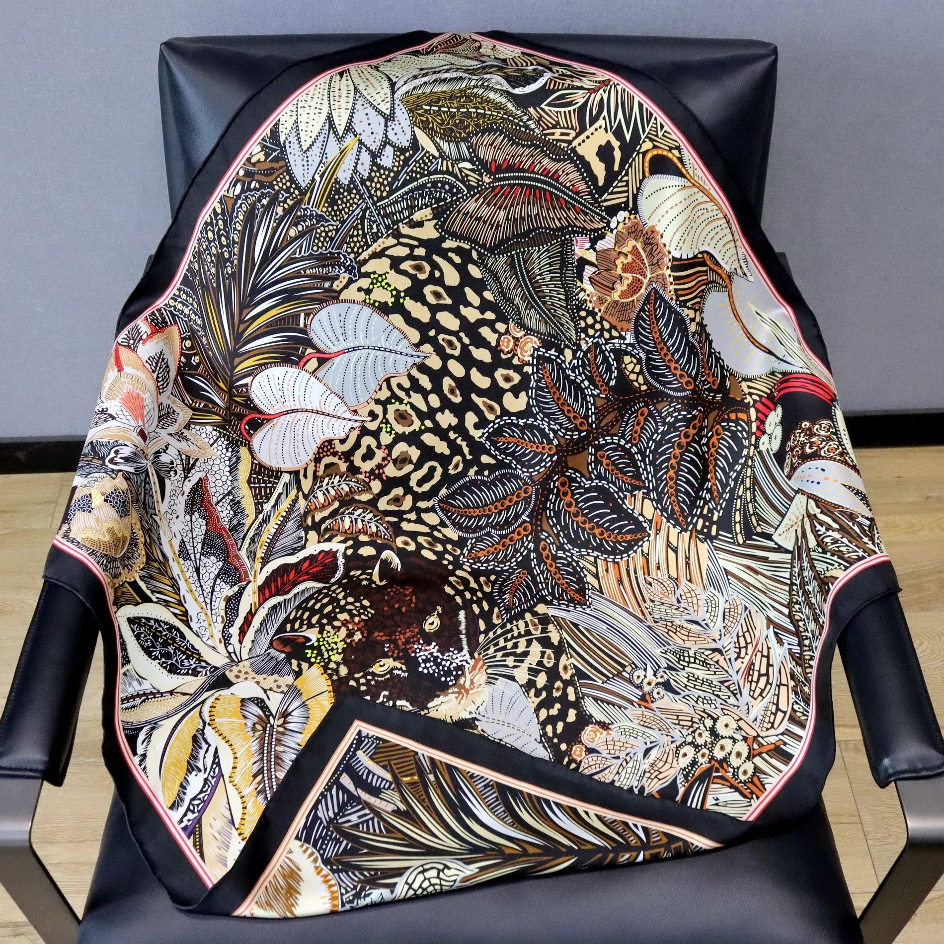 High-end Elegant Women Fine Jungle Mystery Double-sided Print Quality 18MM Twill 100% Mulberry Silk Hand-rolled Edge Large Scarf