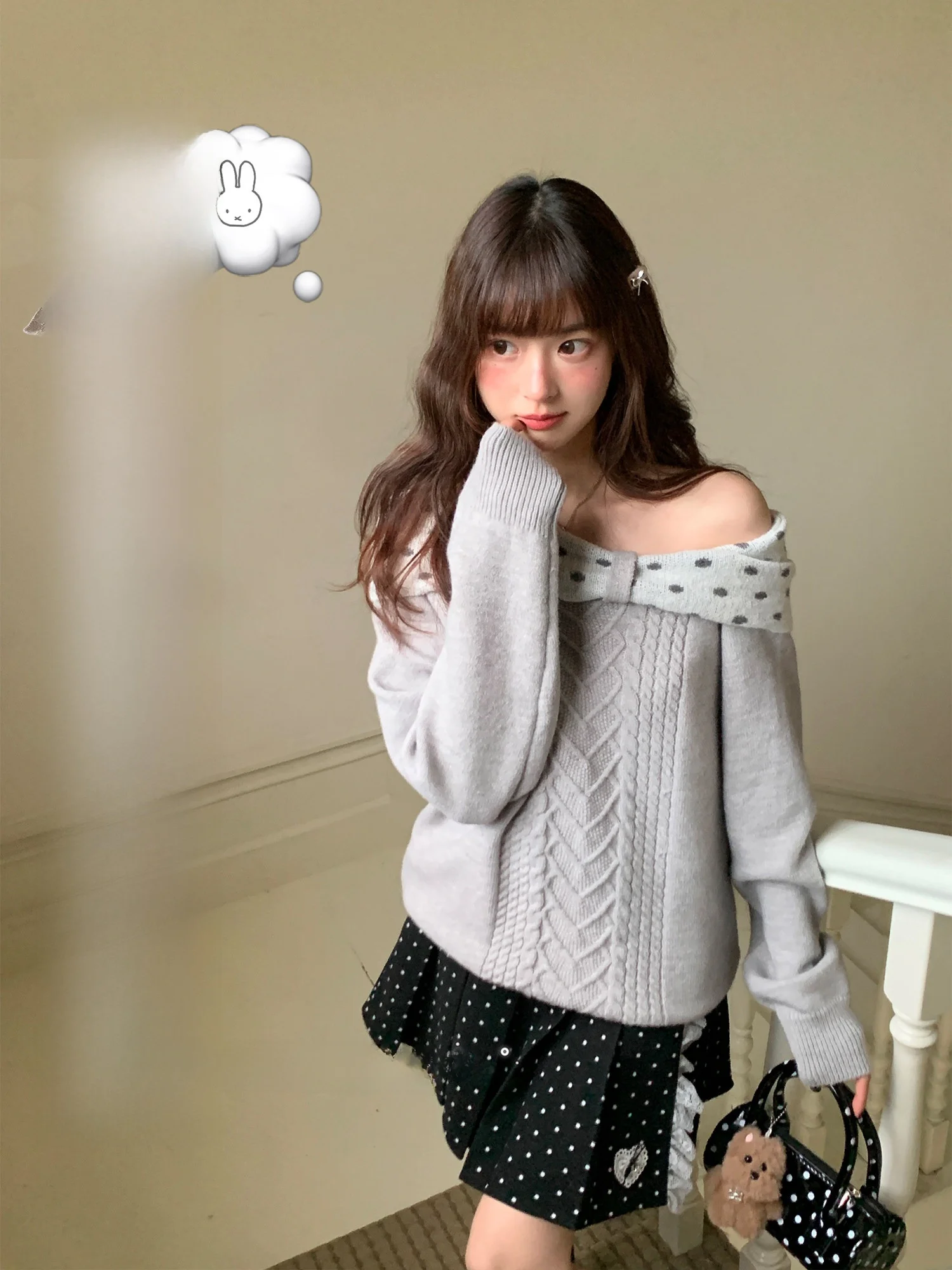 

Вязаная кофта BibiBency Spring Sweet с одним открытым плечом, в горошек, с длинным рукавом, свободного кроя, для женщин