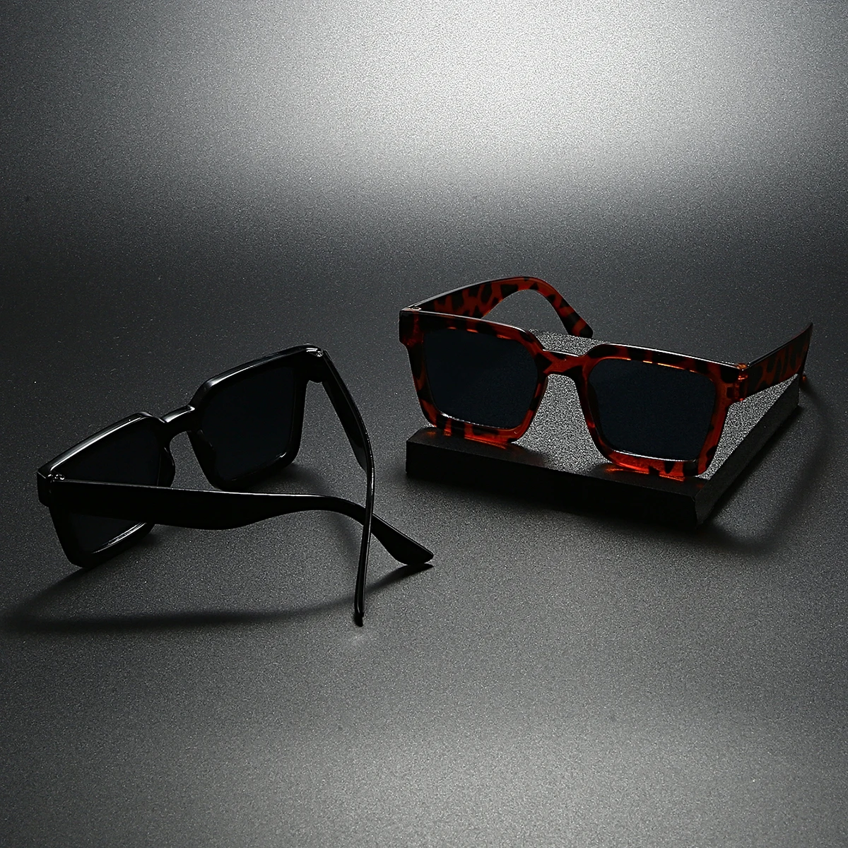 2Pcs Rectangular Glasses Set, Black and Tea Bean Flower, Suitable for Men and Women, Outdoor Party Vacation Travel Photo Props
