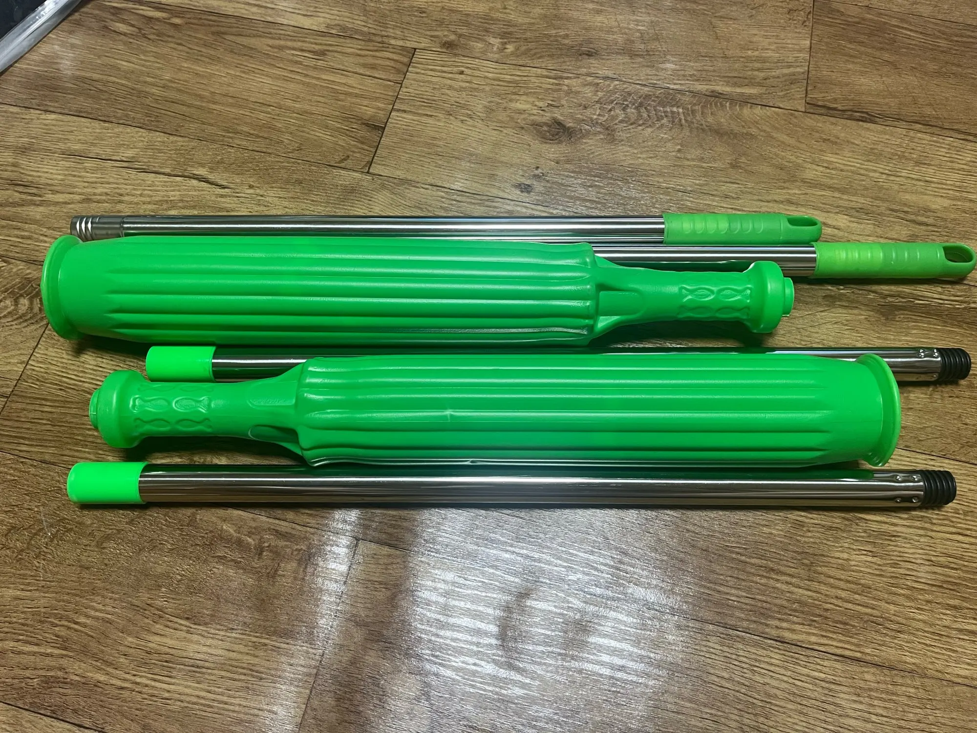 2 in 1 Dehydrated Floor Cleaning Mop 360 Rotatable Adjustable Cleaning Mop Microfiber Mop Wet and Dry for Bathroom/Offfice/Home photo review