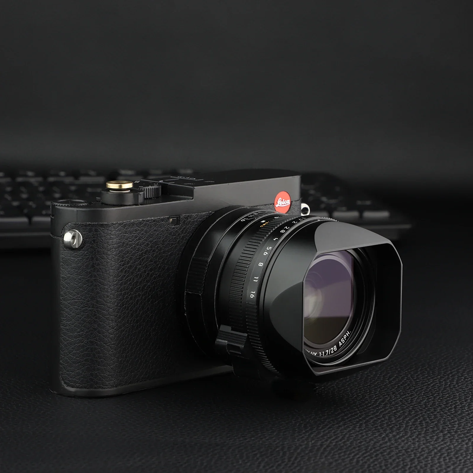 Metalowa kwadratowa osłona obiektywu Haoge LH-LQ343B kompatybilna z aparatem Leica Q3-43 Q3