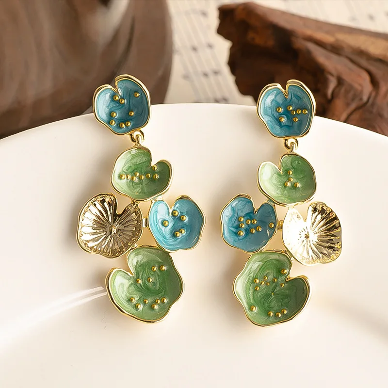 

Garden Series Lotus Leaf Dripping Oil Small Light Luxury Middle Ancient Style Earnail Painting Enamel Earrings