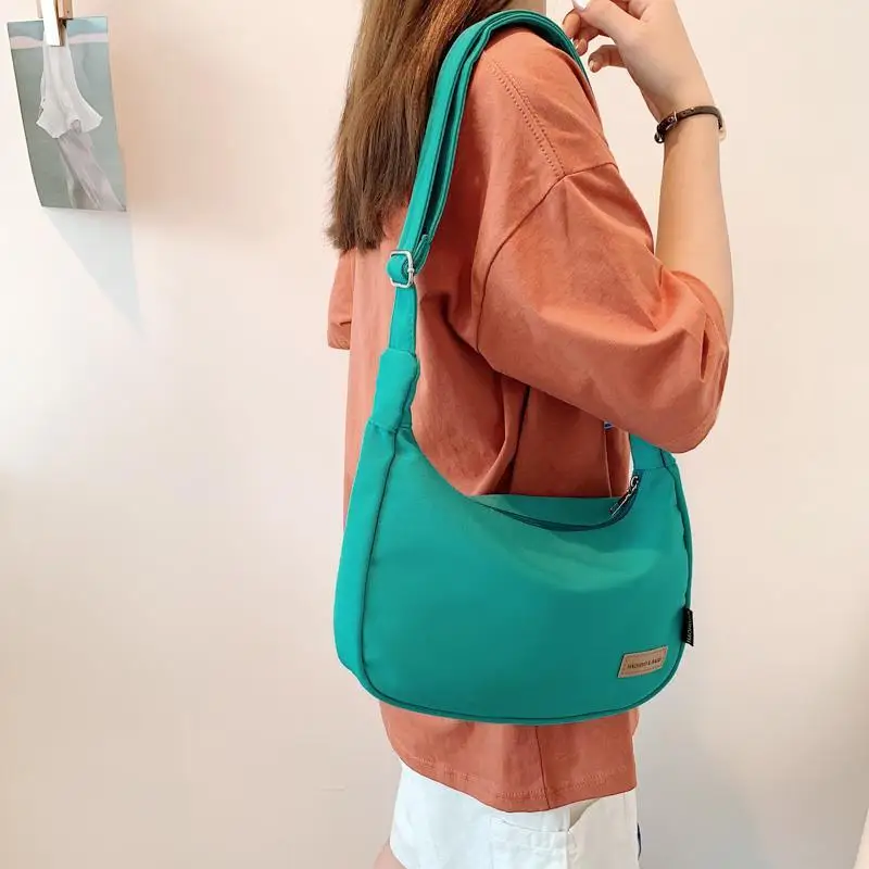 Bolsas de ombro de nylon impermeáveis para mulheres, bolsa designer simples, grande capacidade, bolsa tiracolo feminina, casual, nova, 2022