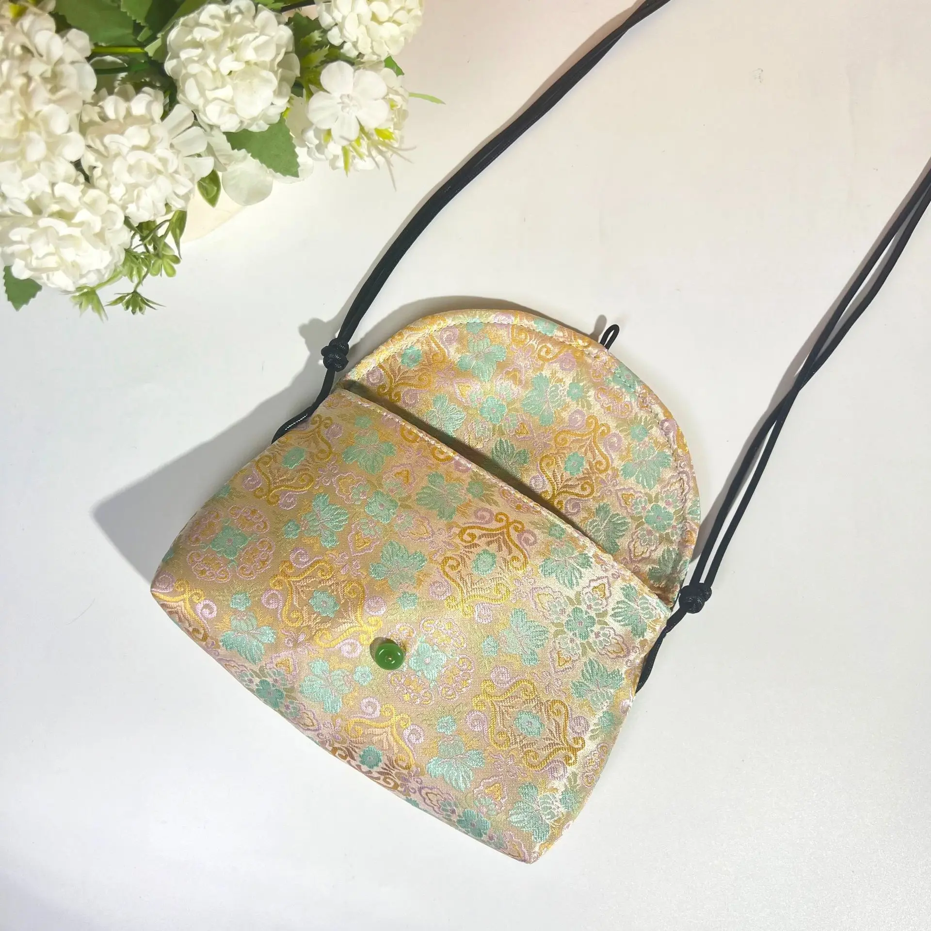 Capodanno cinese Rosso Autunno/Inverno Nuovo stile Borsa a tracolla in broccato intrecciato cinese Nuova borsa versatile per cellulare in stile cinese P1