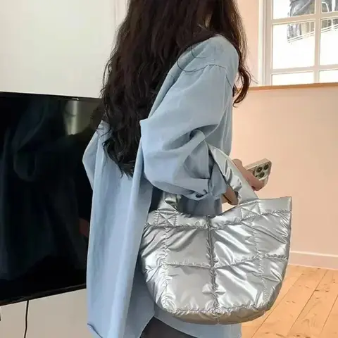 Bolso de mano de invierno para mujer, bolso acolchado, moderno, elegante, con asa superior acampanada, acolchado, de hombro, de diseñador