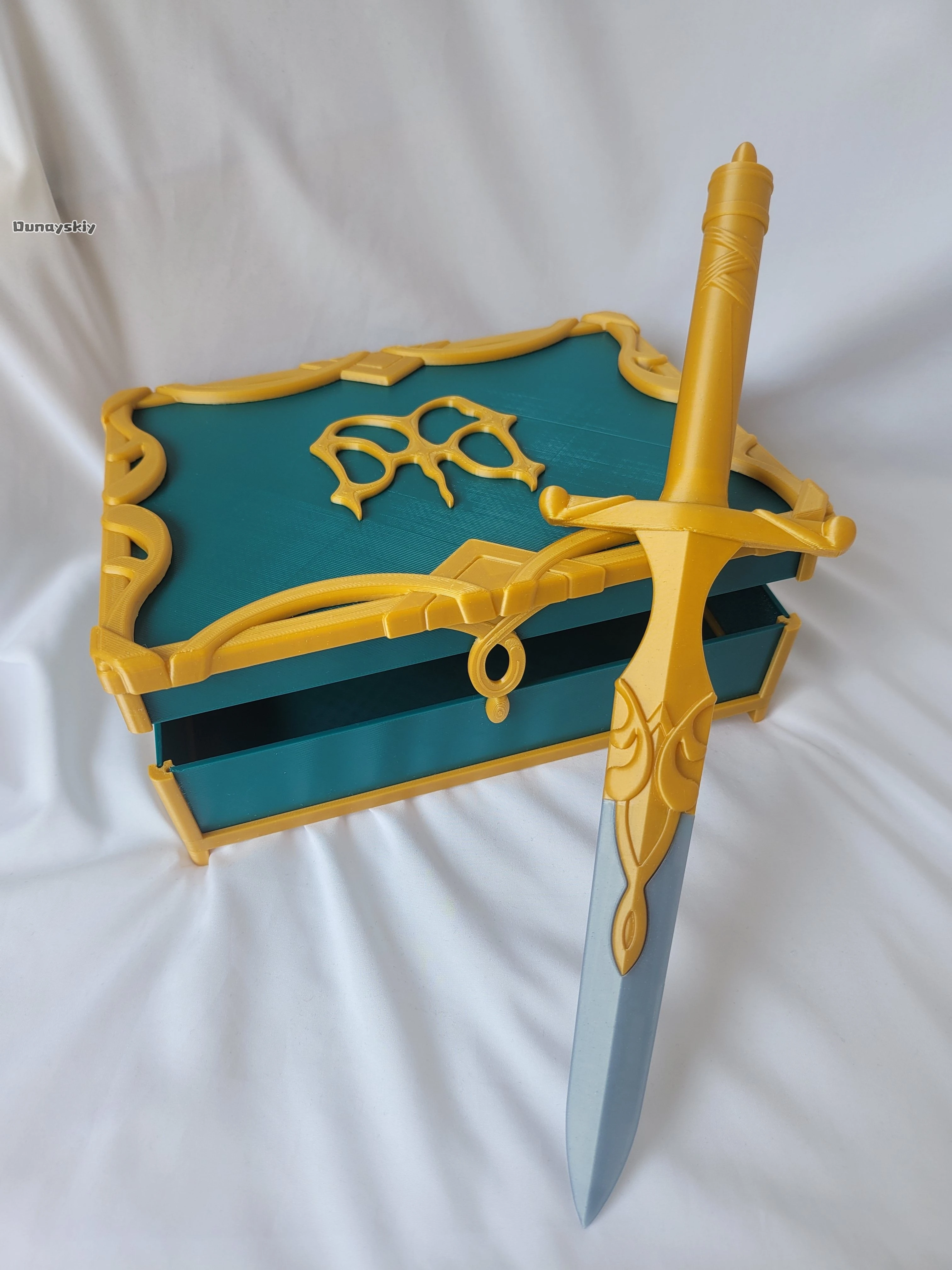 Game Honkai Star Rail Tribios Cosplay Props  Tribios 17*8*22CM Book AND 30CM Dagger Props Halloween Carnival Role Play AccessorY