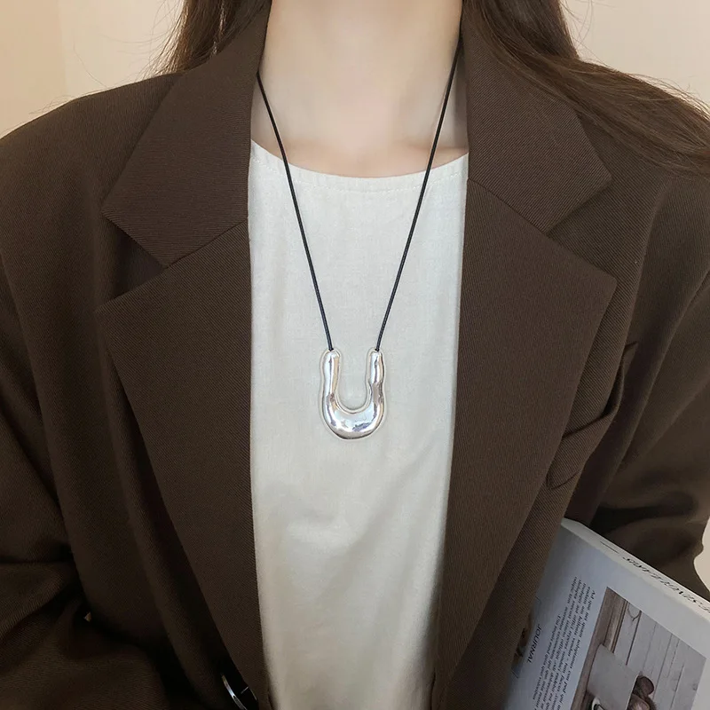 Minar Personality Metal Shell Irregular Chunky U Shaped Pendant Necklaces for Women Black Color PU Leather Rope Sweater Chain