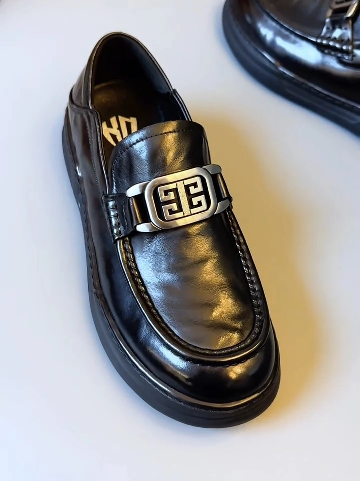 

Высококачественные мужские повседневные кожаные туфли: удобные, модные, в деловом стиле, с круглым носком, на плоской подошве, с резиновой подошвой, однотонные.