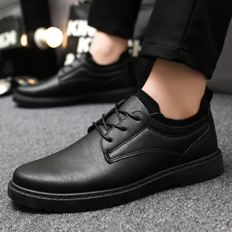 New 2023 Leather Casual Shoes For Men Leather Loafers Shoes Comfortable Anti-Slip Outdoor Slip On Sneakers Fashion Retro Leisure