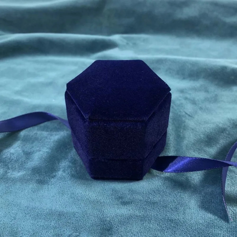 المخملية يتدفقون حلقة صندوق الشريط بلون سداسية صندوق مجوهرات القرط تخزين ثلاثي الأبعاد حلقة عرض حالة الطرف