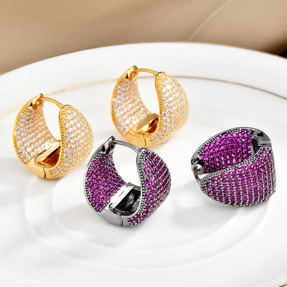 Cross-border retro light luxury high-end sense slightly inlaid with diamonds, water droplets, super flash ear buckles, fashion t