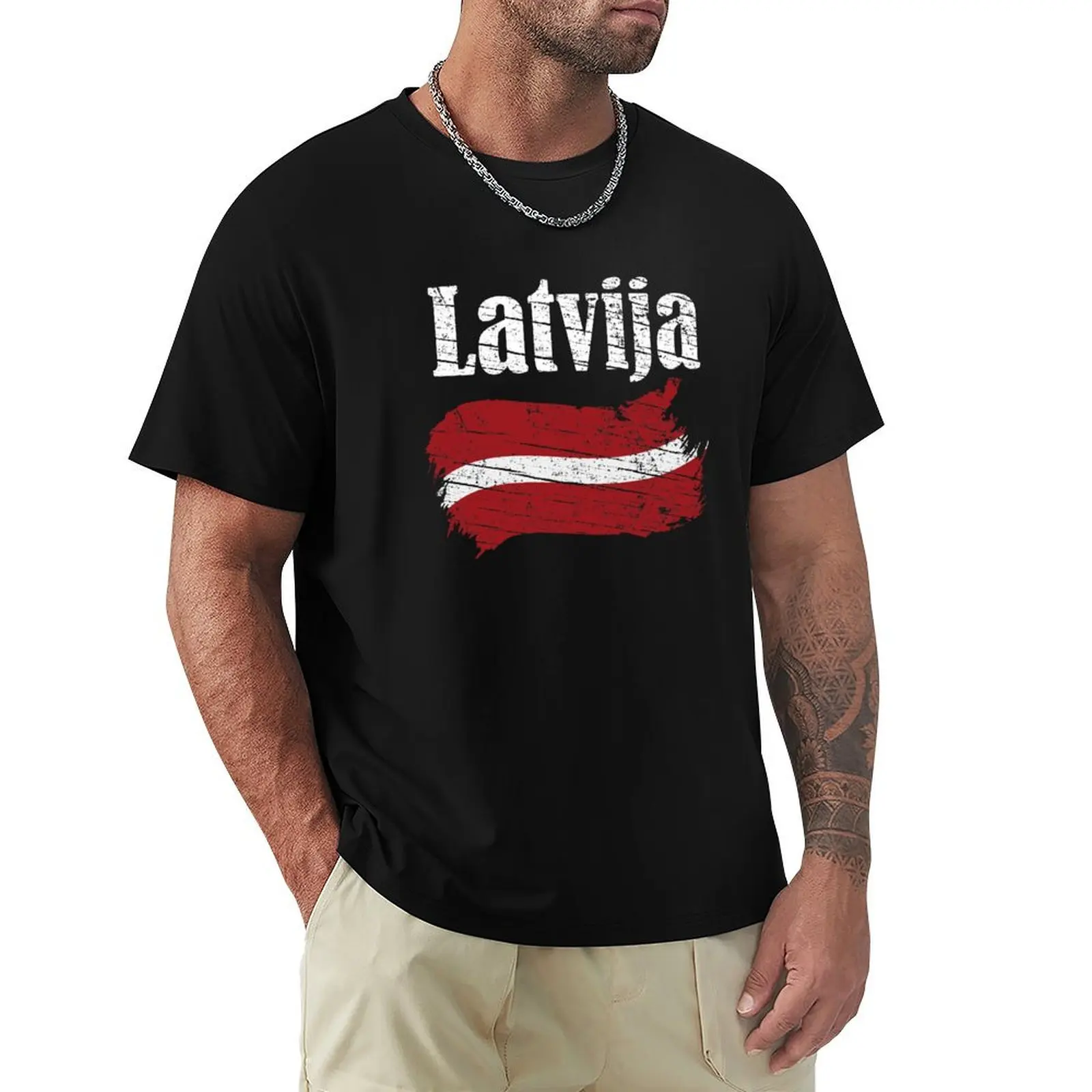 

Latvija Latvian Flag Vintage Graphic - Latvia Lovers Tourists Souvenir Cool National Gift T-Shirt