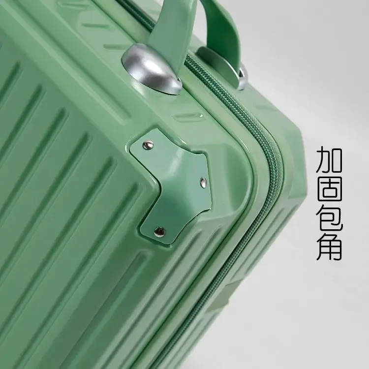 Рисунок 6 - Большой вместительный 16-дюймовый женский чемодан