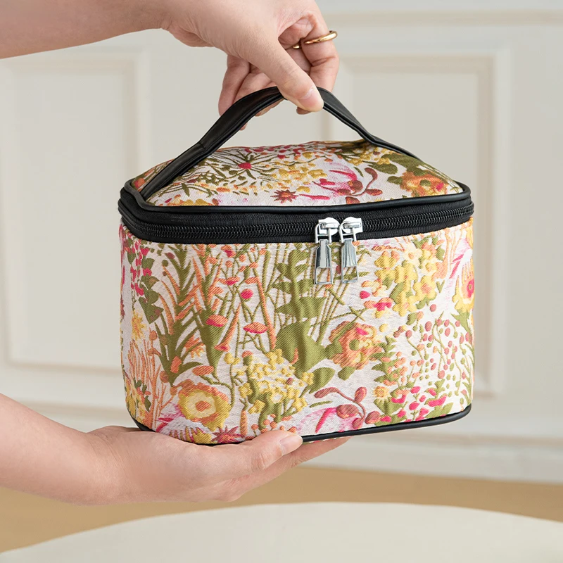 

Красочная косметичка с цветочным дизайном на молнии и клапаном, большая вместимость, стильный узор, женский косметический органайзер