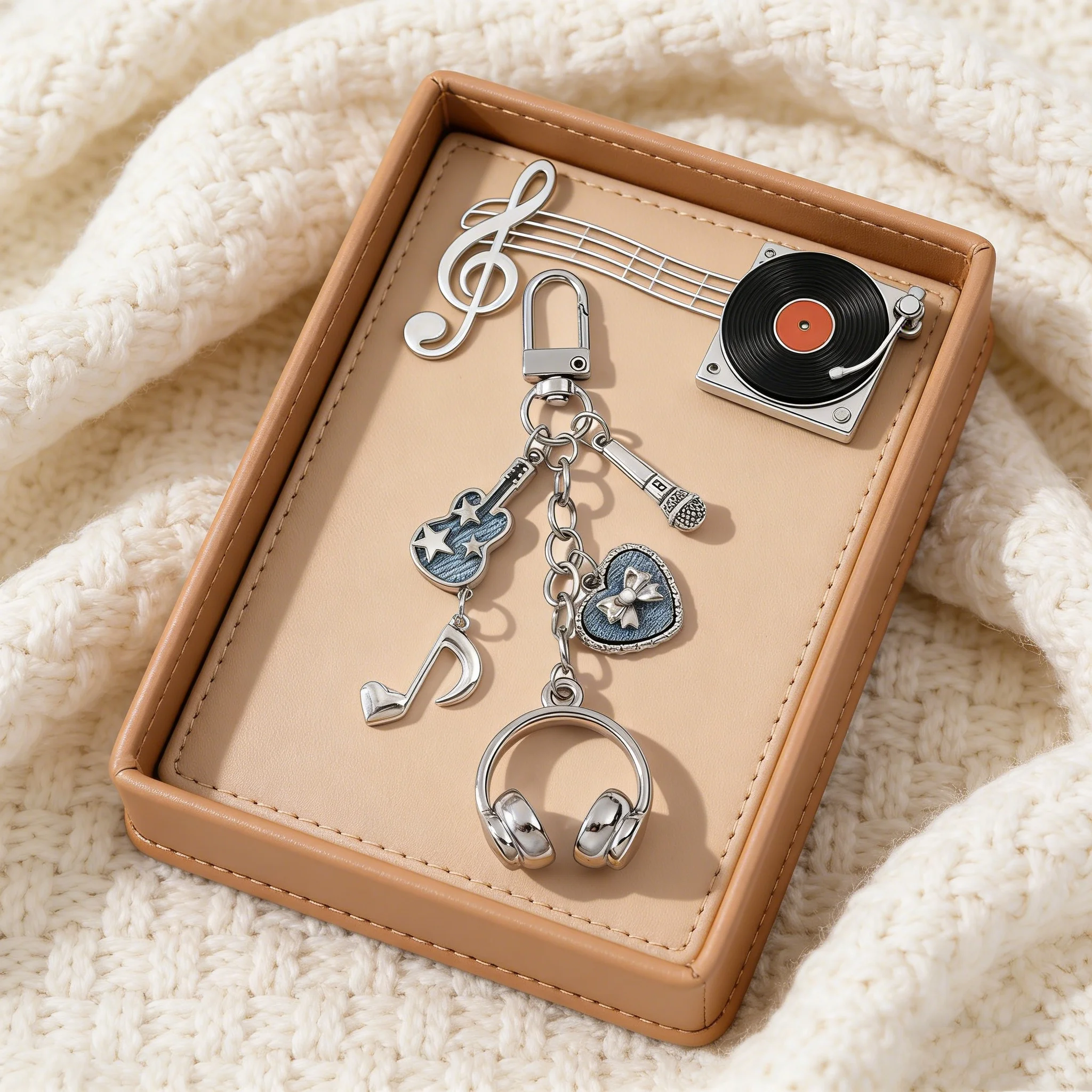 1pc Einfache Coole Musik Serie Kopfhörer Gitarre Mikrofon Herz-Förmigen Bogen Schlüsselbund DIY Schmuck Tasche Anhänger Gedenk geschenk