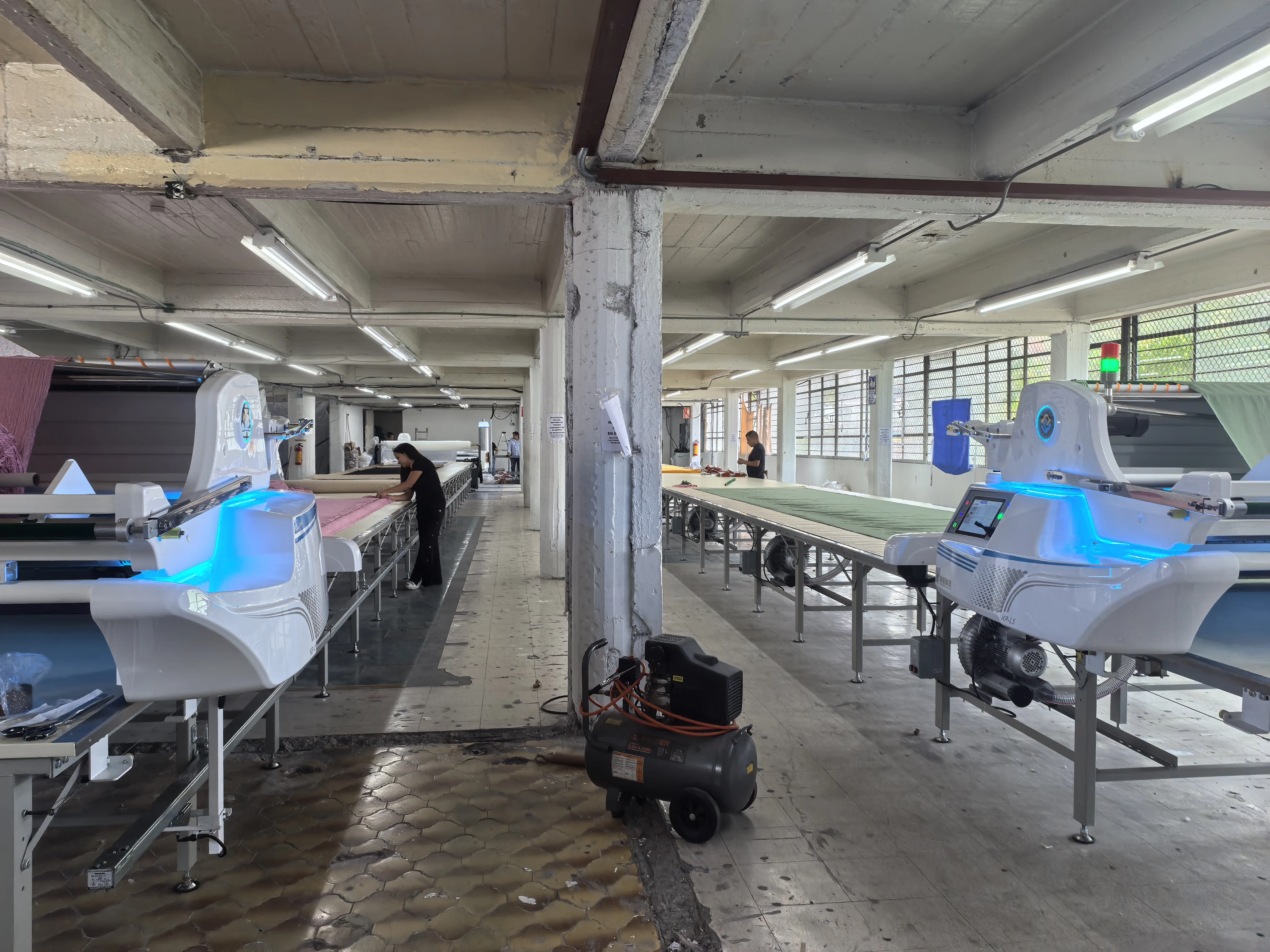 Prodotto per macchinari tessili Spalmatrice per pizzo e ciniglia con cuscinetti e motori per componenti principali