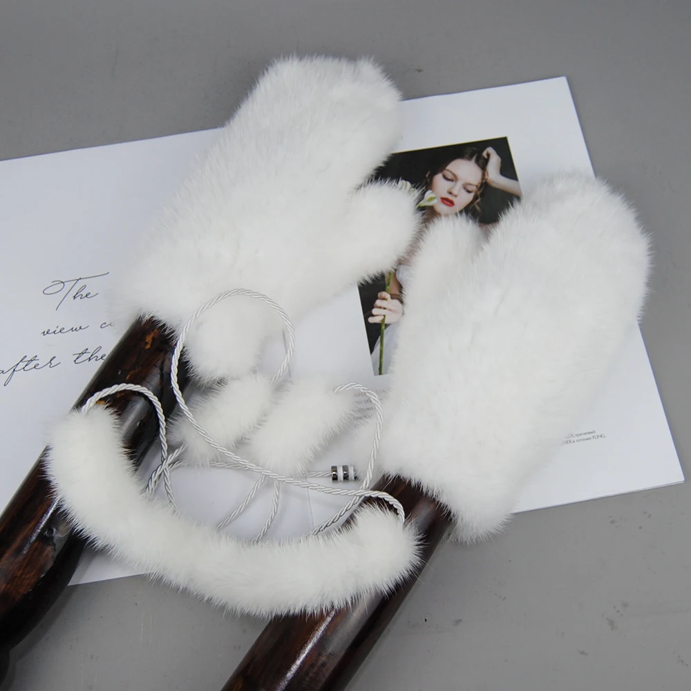 2025 Hot Sale Winter Real Mink Fur Gloves Fashion Soft Warm 100%Natural Mink Fur Gloves Lady Good Elastic Genuine Fur Gloves