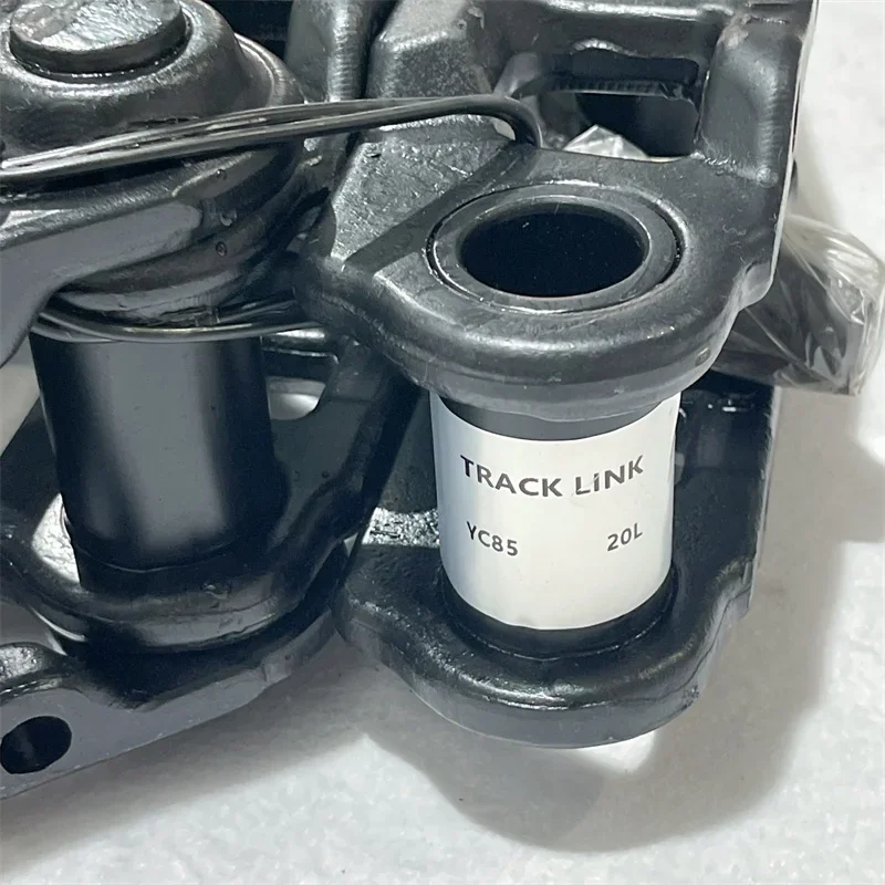

121236 Crawler Track Roller And Track Chain Replacement Parts Compatible W2000 Road Milling Machine Wear Resistant Chassis