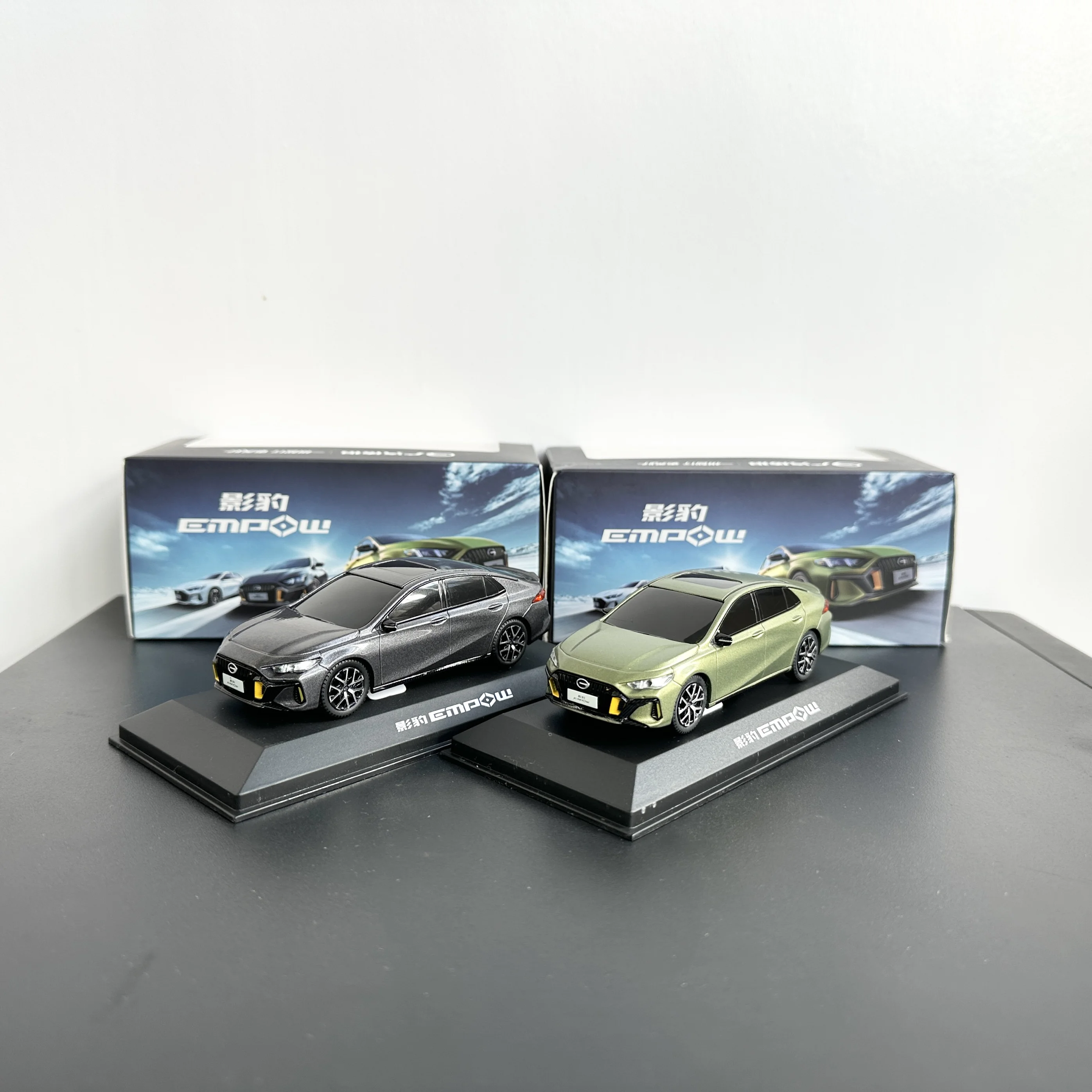 GAC Trumpchi، Yingbao، نموذج السيارة الأصلي 1:43 مجموعة نماذج السيارة المصنوعة من خليط معدني مع الضوء والصوت