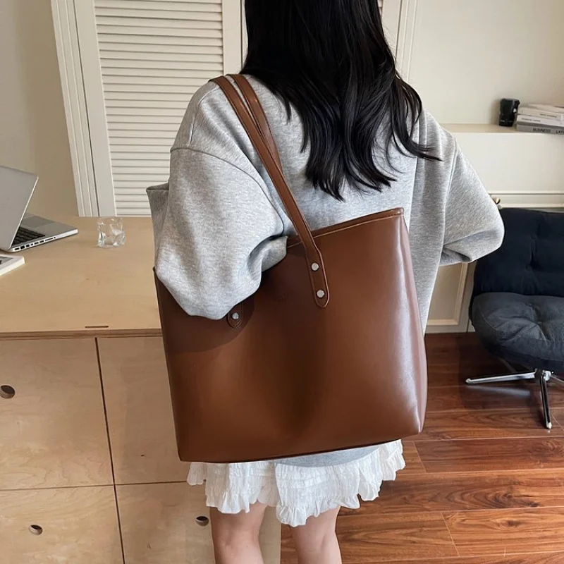 

Elegant Women Shoulder Bag Crossbody Style Lightweight Durable Fashion Design For Daily Office Use