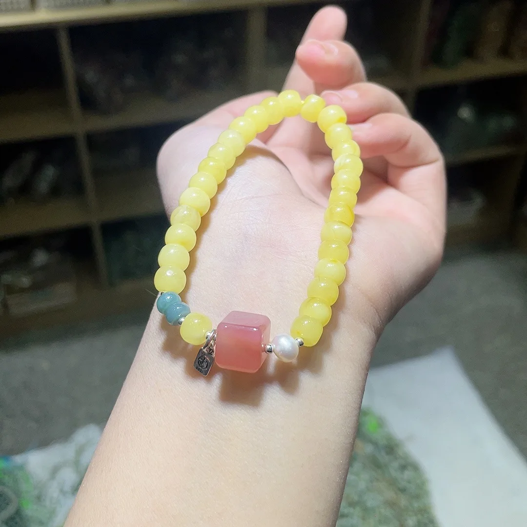 

Beeswax Full Honey Bracelet with Yanyuan Square Fashion and Safety Chicken Oil Yellow Buddha Beads Rosary Beads Fashion Women's