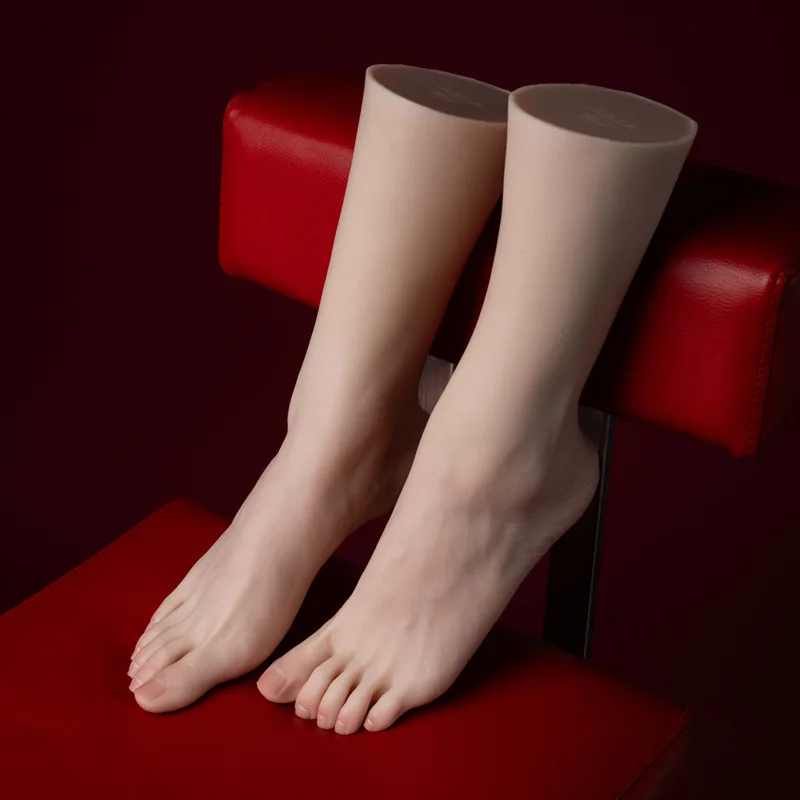 

Lifelike Female Mannequin Foot Model Liquid Silicone Rubber Feet with Fake Nails for Jewelry And Shoe Display Props Fetish
