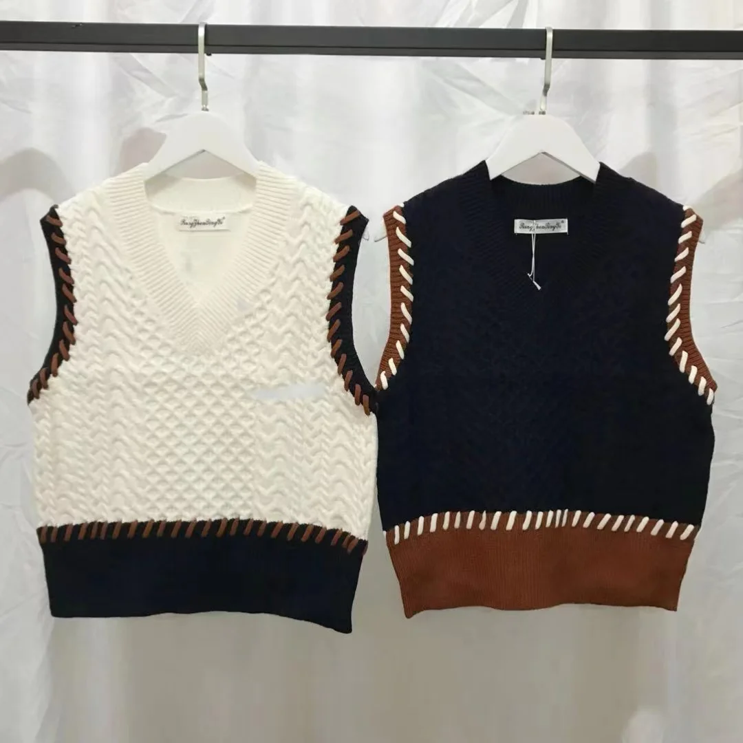 

2024 Autumn Winter 90s Retro Casual Fashion Sleeveless Pullover Sweater Women Design Sense Of Color Contrast V-Neck Knitted Vest