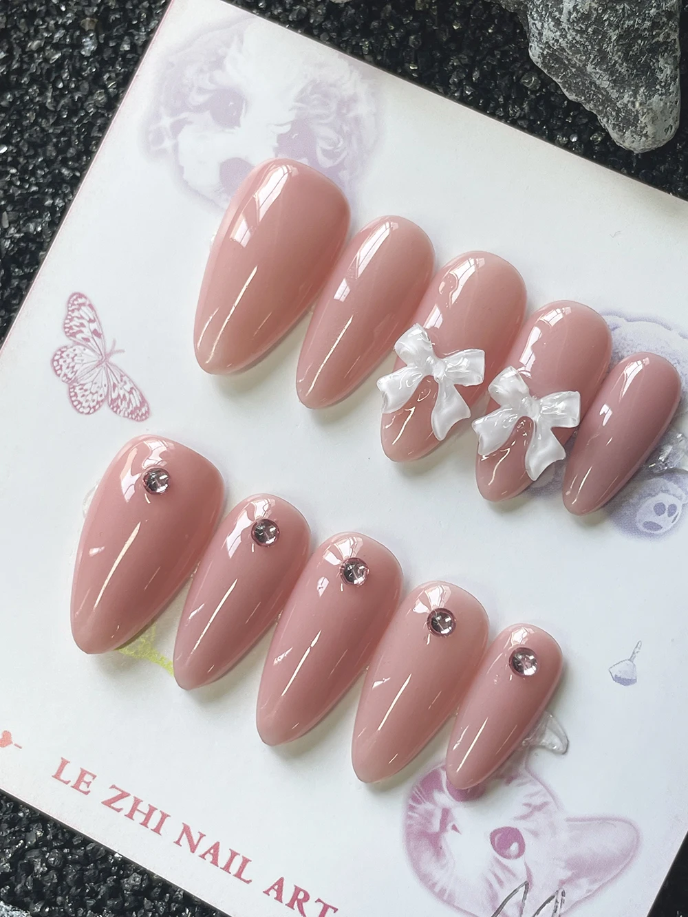 

10Pcs Handmade Nude Pink Press On Nails Long Almond Simple Ice Crystal Bowknot Pink Diamond Decoration Korea Japan Fake Nails