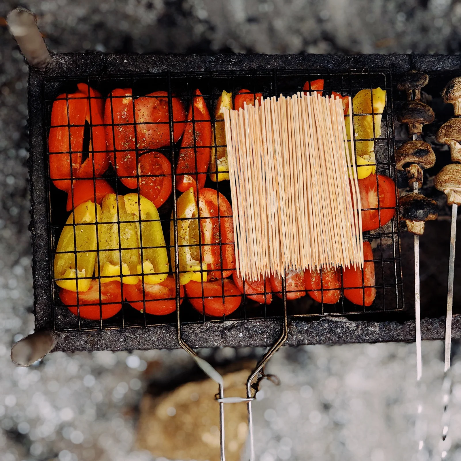 

100 шт., деревянные шампуры для барбекю, бамбуковые палочки, гладкая поверхность для гриля, мяса, овощей, фруктов, безопасная фиксация, на открытом воздухе