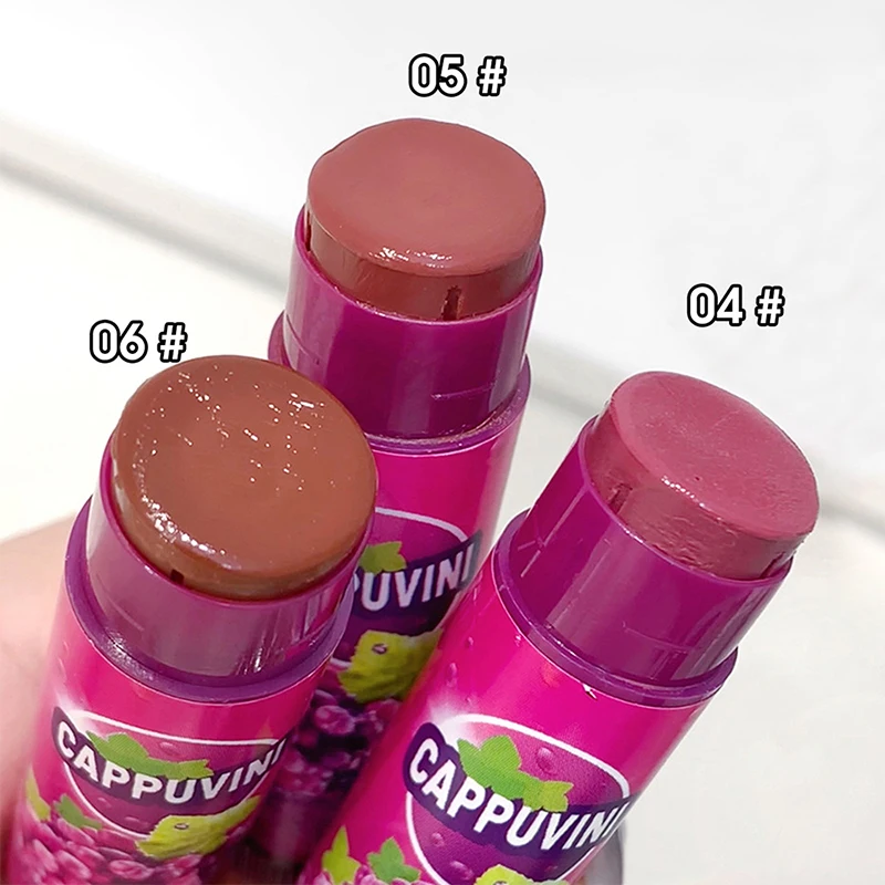 Grape moisturized colored lipstick combined with moisturizing, whitening and moisturizing makeup