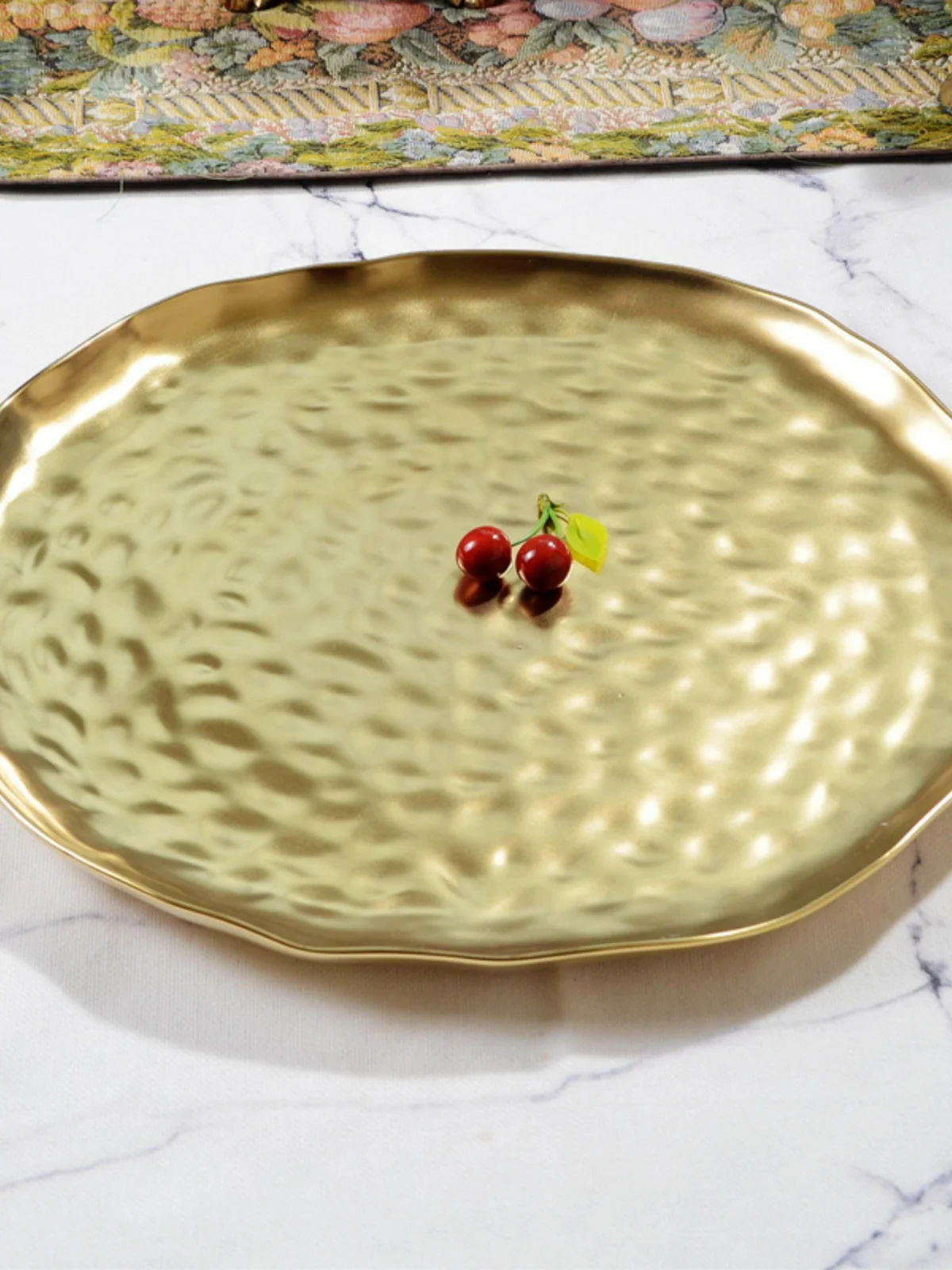 European craft ceramic gold-plated 15-inch large villa club large fruit plate large flat plate tray