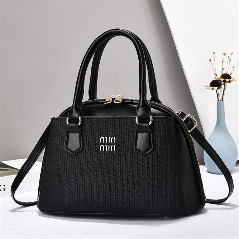 

Luxury Houndstooth Tote Bag For Women Designer Inspired Classic Print Pattern Timelessly Chic Style