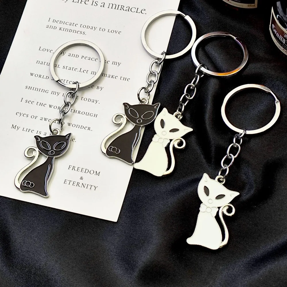 

Cute Couple Cat Y2k Keychain Stainless Steel Metal Keyring Bag Pendant White and Black Animal Anime for Key Chain Ring Gift