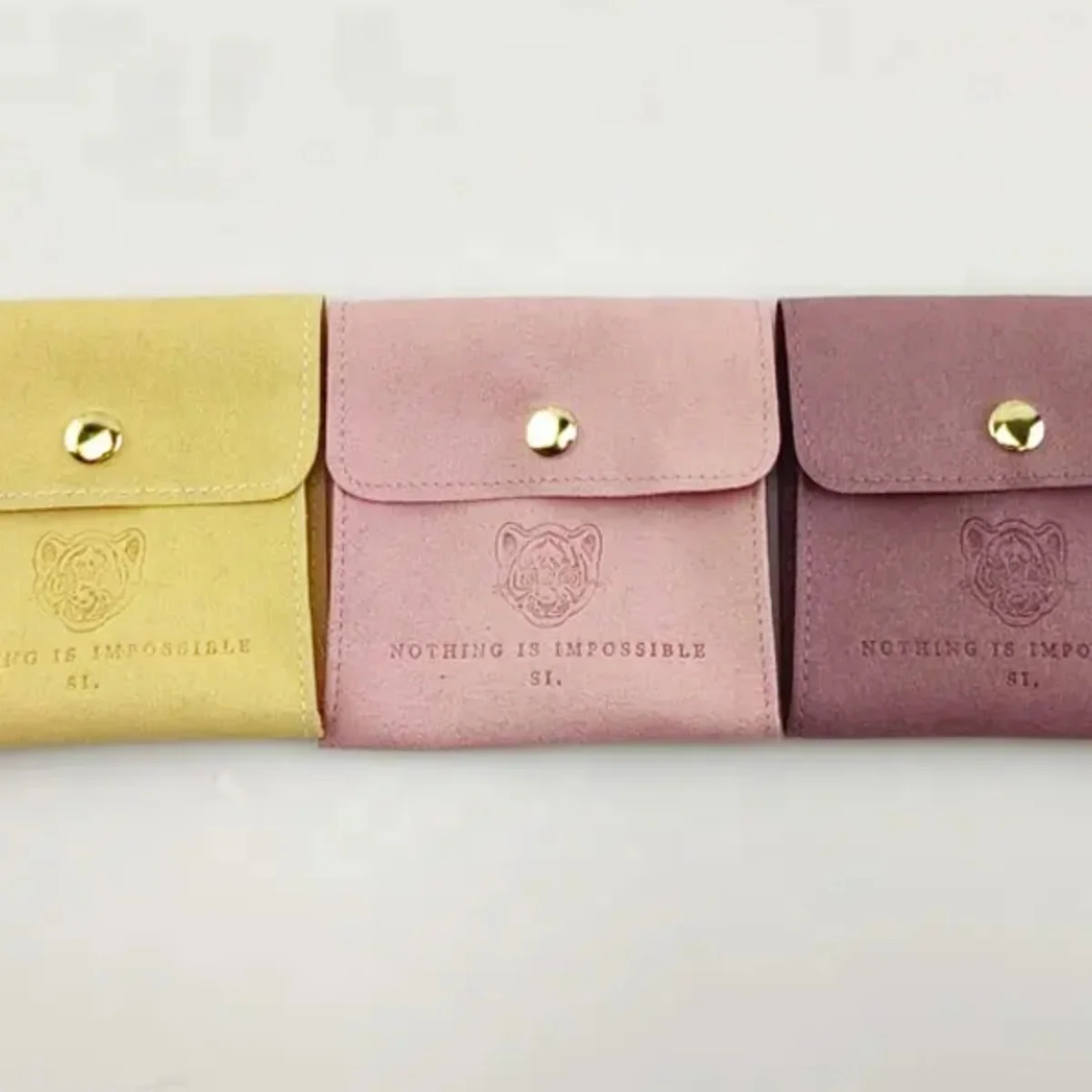 

100 шт., сумка из искусственной кожи с логотипом, 8x8 см, ювелирные изделия, кольцо, серьги, браслет, кулон, конверт, пылезащитный подарочный чехол, USB-диск Stora