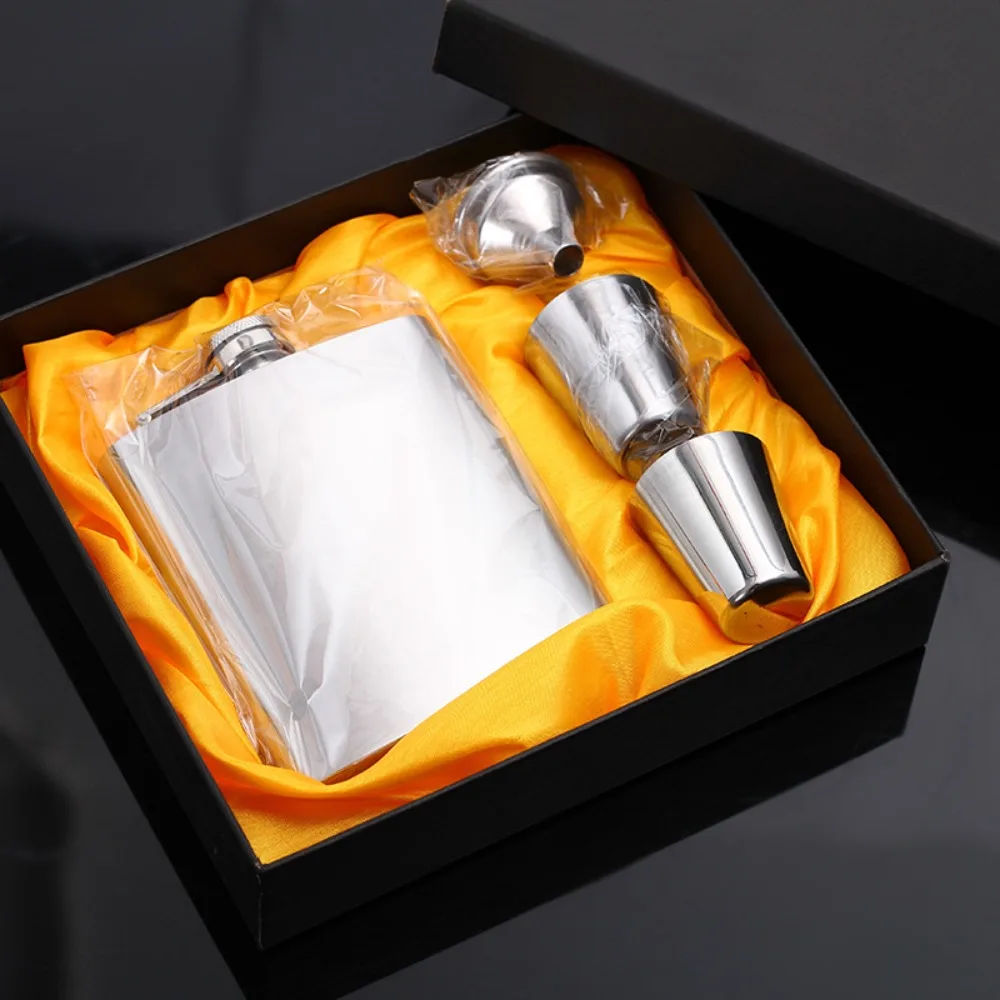 

Portable 7oz Wine Bottle Set Pocket Stainless Steel Whisky Flask Drinking Cup Set Outdoor