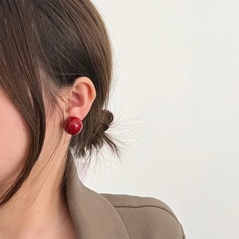 Vintage Red Pearl Stud Round Earrings for Women Korean Sweet Imitation Pearl Temperament Earings Wedding Party Jewelry Gifts