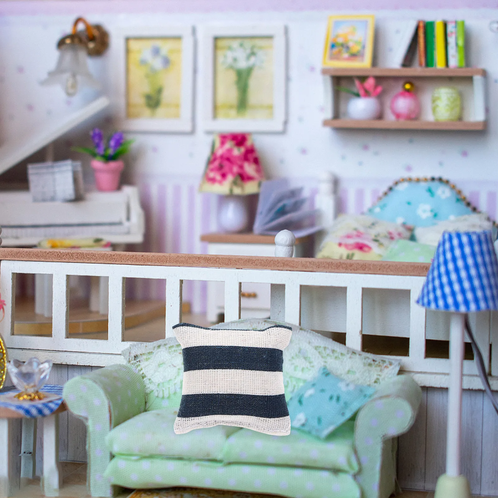 

Набор из 4 миниатюрных подушек для дивана для декора миниатюрного домика, тонкая работа, без заусенцев, модные детали, миниатюрные подушки для дивана для кукольного домика